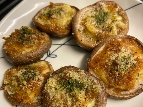 簡単おつまみ❣️椎茸のマヨパン粉と粉チーズ焼き